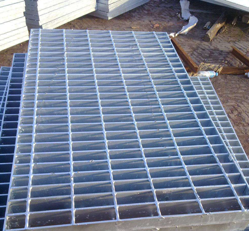 標準壓焊鋼格板Q235A通常作為走道鋪板、平臺、蓋板、踏步板等使用